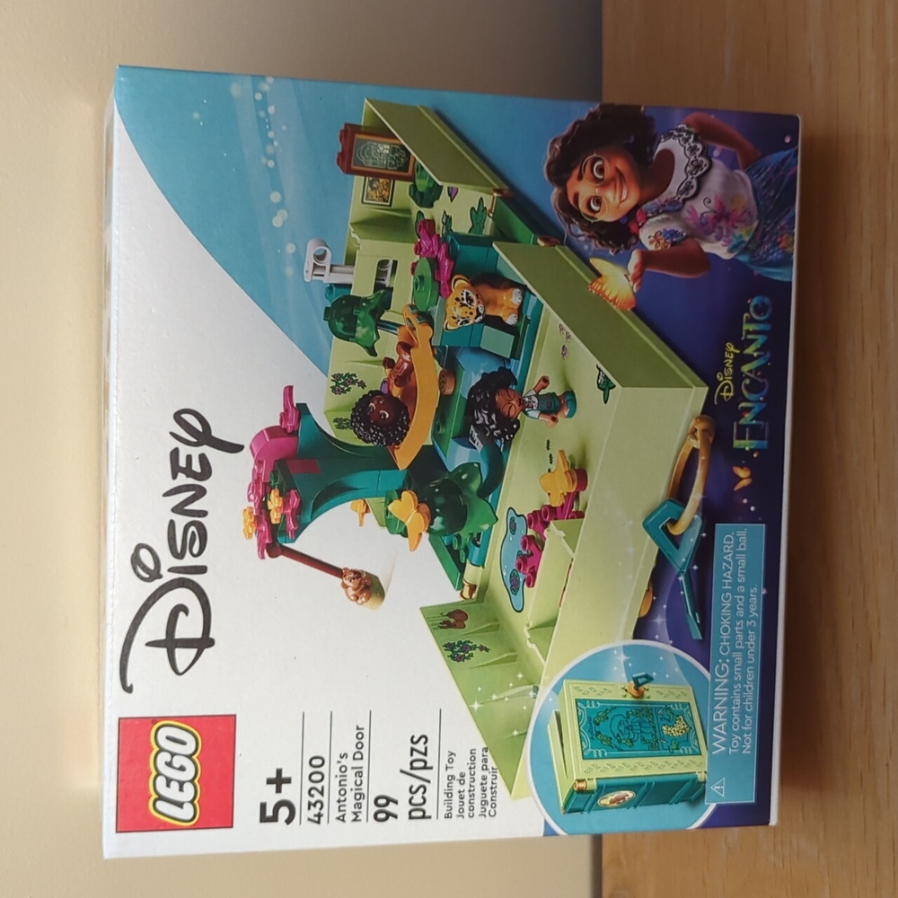 Lego Disney Encanto Antonio's Magical Door brand new-- Retired set